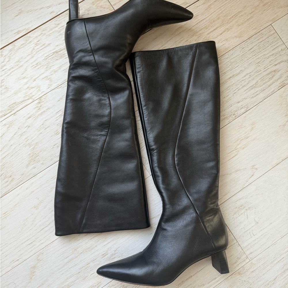 Vince Black Over the Knee Boots Sleek Leather Design